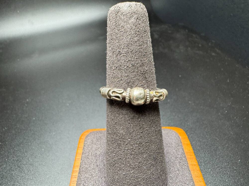 925 Sterling Silver Tribal Design Band Ring Decorative Bead Detail Size Unknown